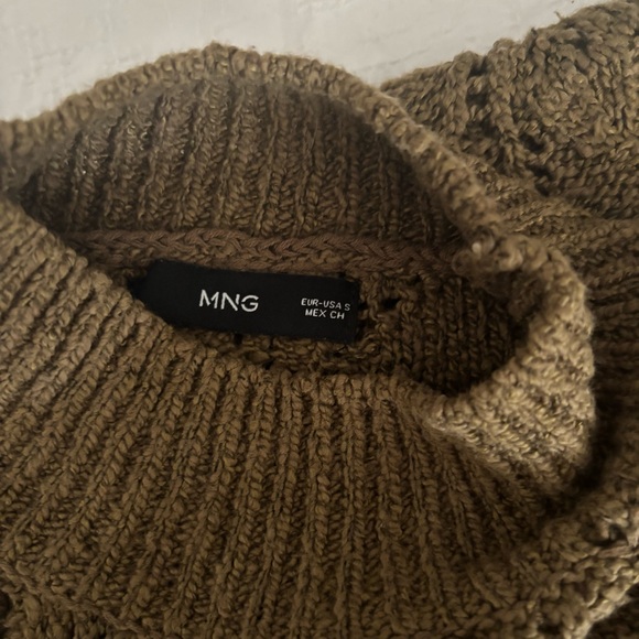 Olive Green Women's Sweater - Picture 7 of 8